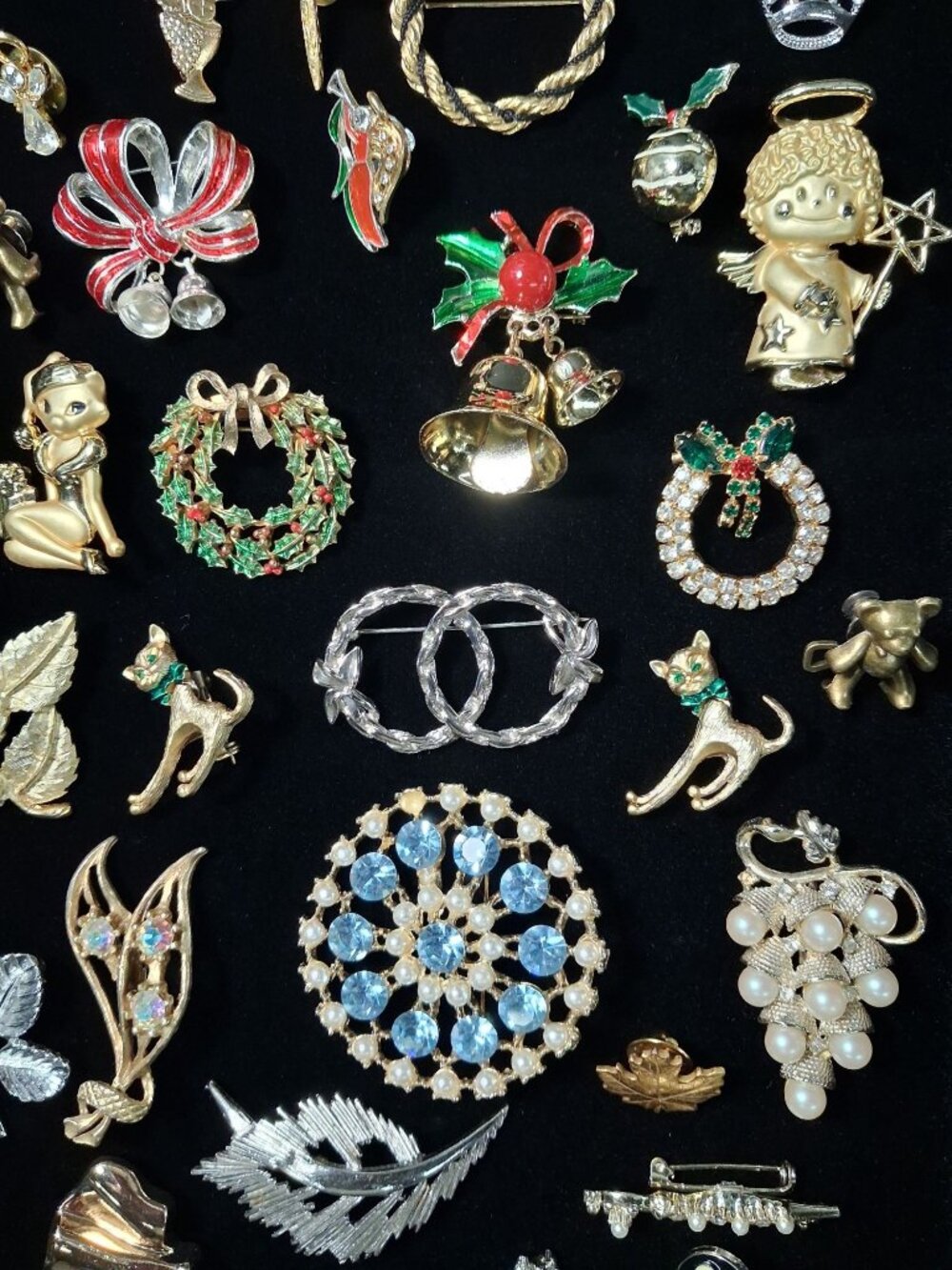 Christmas Winter Brooch Pin Lot Religious Holiday Other Various Vtg Mod Bag Gear